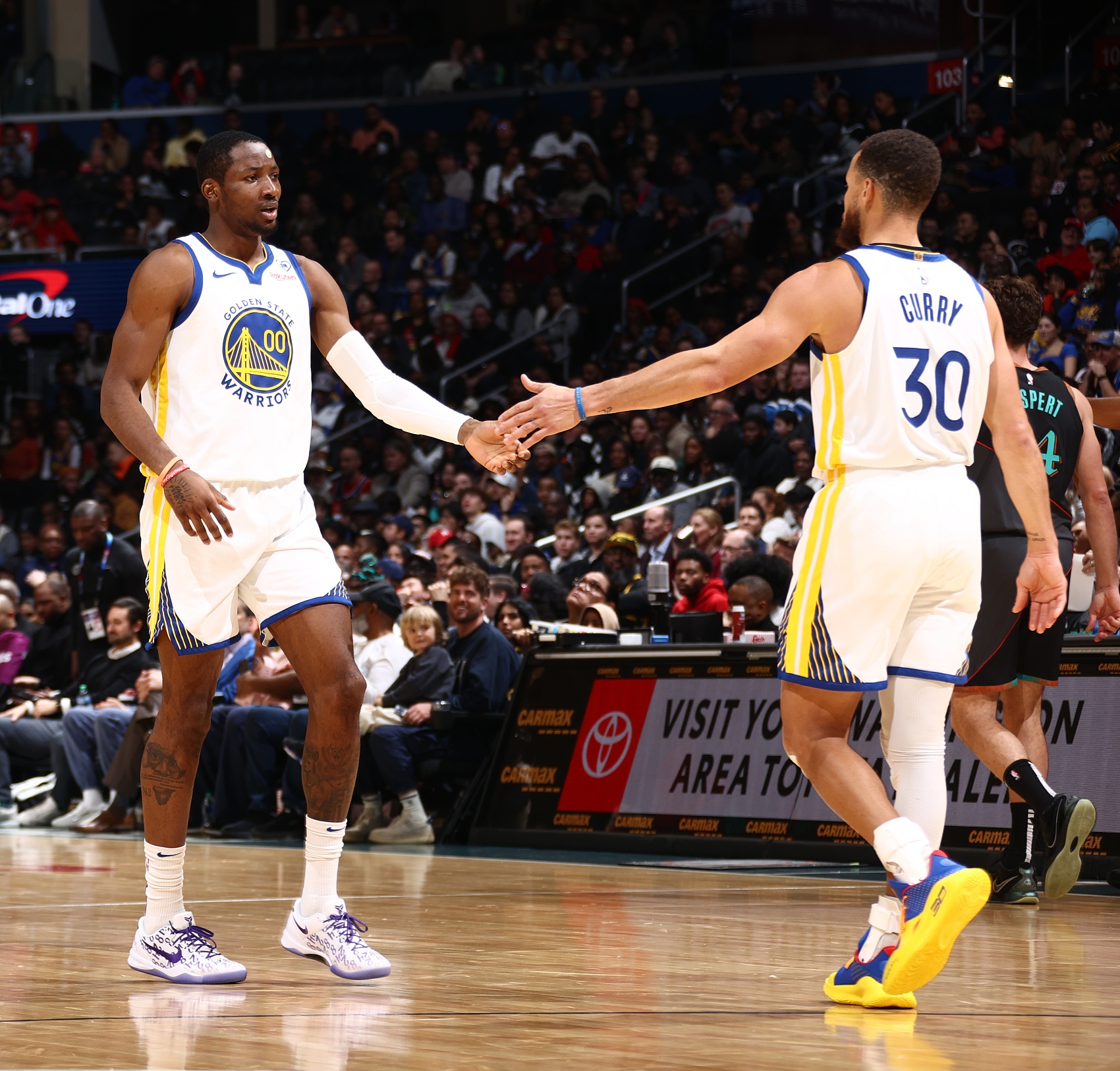 开云下载-库里：库明加始终坚持训练保持着备战状态 希望他不会缺席太久