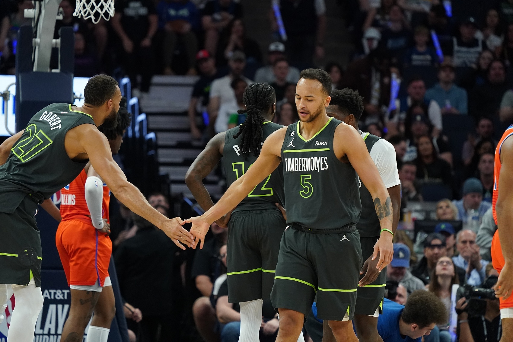 开云下载-戈贝尔：最怀念李凯尔的传球 他能串联球队&amp;总能给队友创造机会