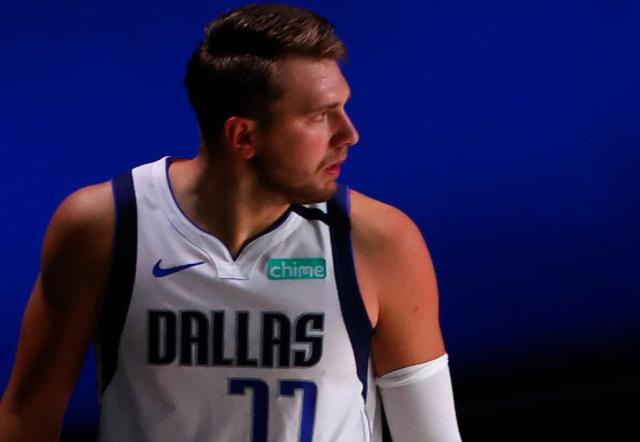 开云线上入口-【人物】天才少年终遇挫折 东契奇能否走出困境?